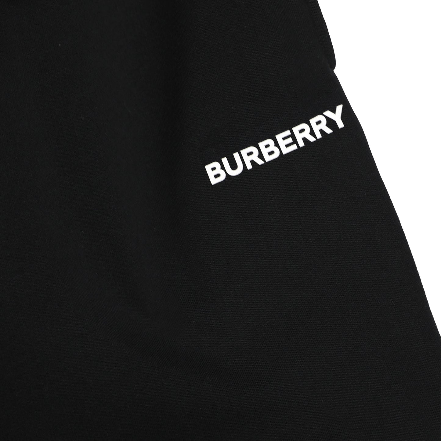Burberry Logo Print Track Shorts | Designer code: 8055354 | Luxury Fashion Eshop | Lamode.com.hk
