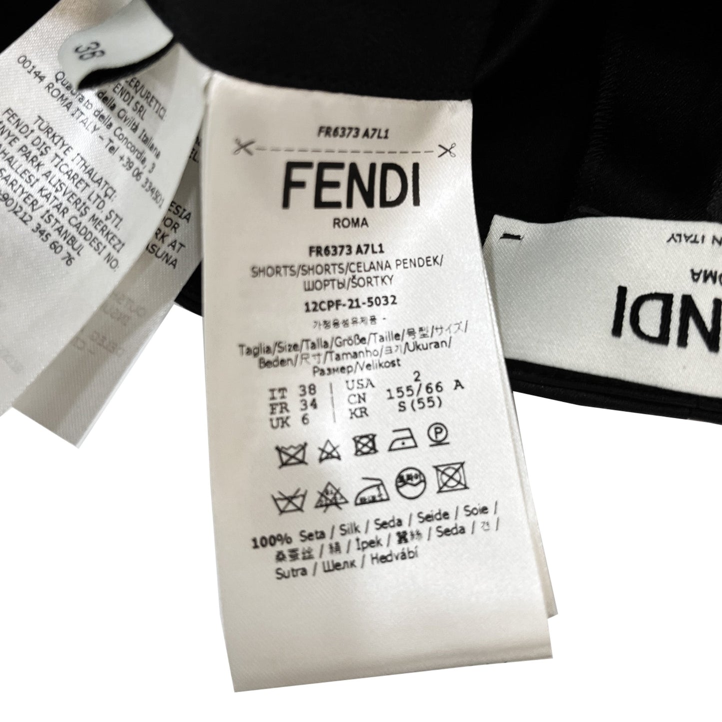 Fendi Tailored Silk Shorts | Designer code: FR6373A7L1 | Luxury Fashion Eshop | Lamode.com.hk