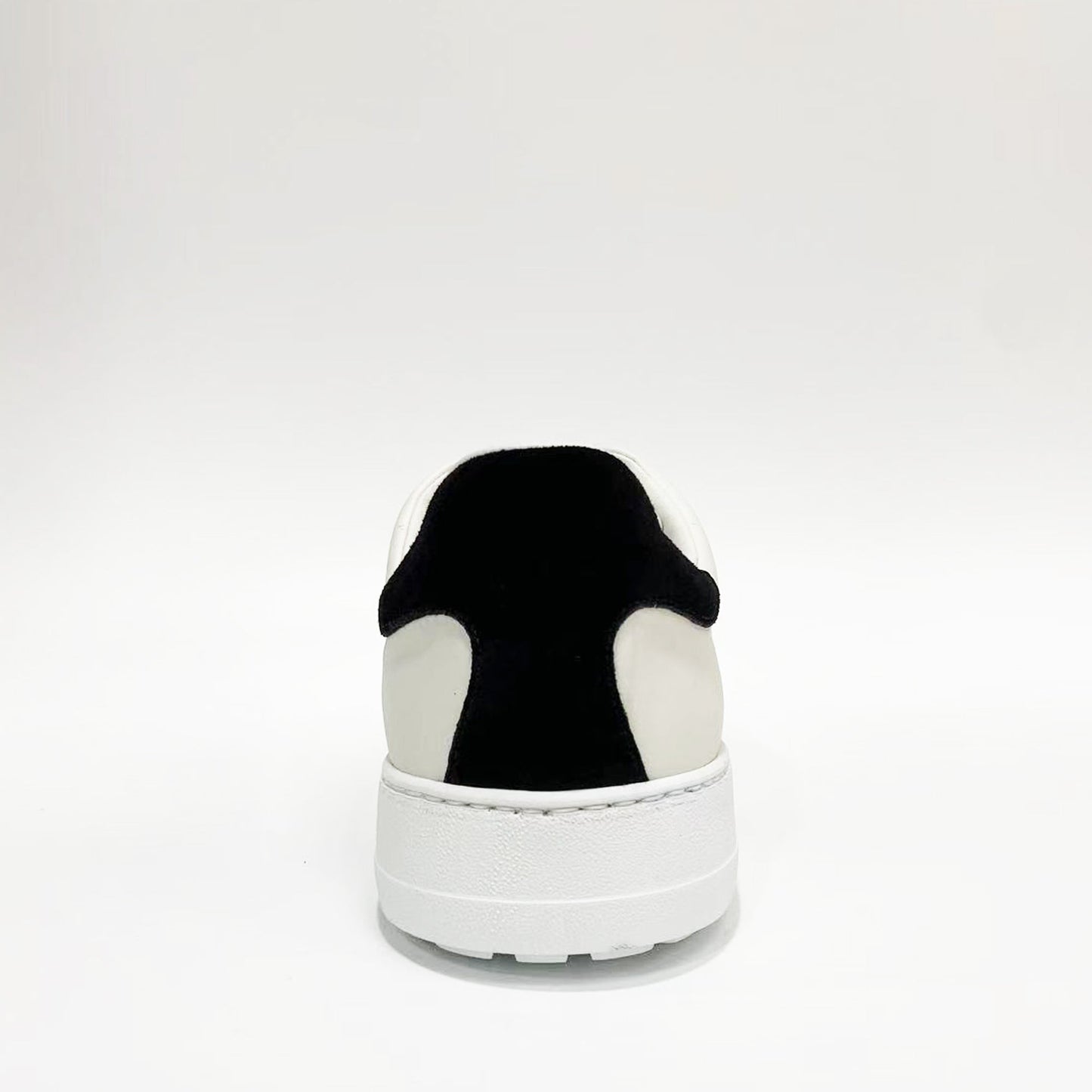 Salvatore Ferragamo Gancini Lace Up Sneakers | Designer code: 747213 | Luxury Fashion Eshop | Lamode.com.hk