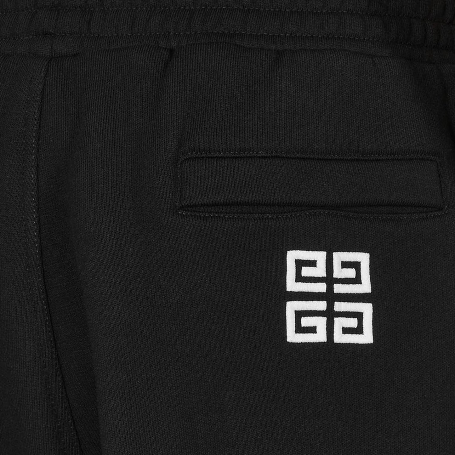 Givenchy Embroidered Logo Boxy Fit Short | Designer code: BM51363Y78 | Luxury Fashion Eshop | Lamode.com.hk