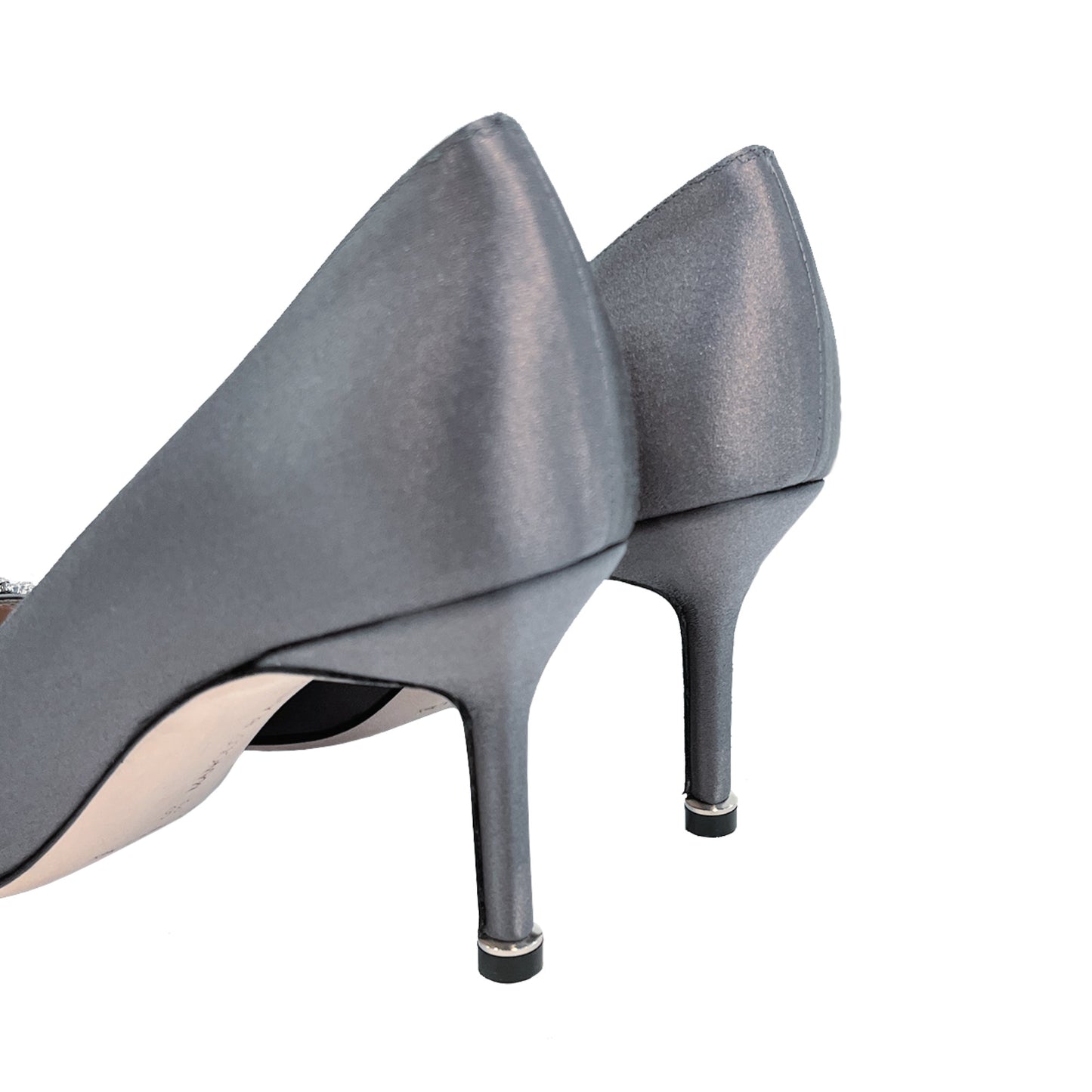 Manolo Blahnik Satin Jewel Buckle Pumps | Designer code: 9XX0316 | Luxury Fashion Eshop | Lamode.com.hk