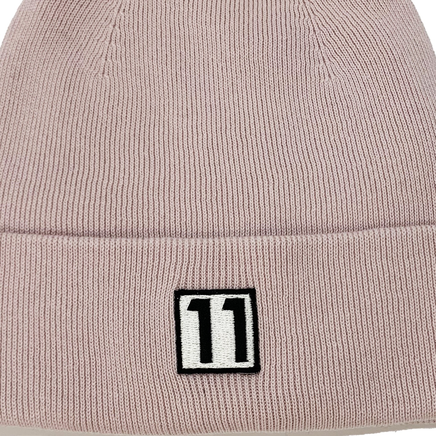 We11done Embroidered Logo Beanie | Designer code: WDKH121622 | Luxury Fashion Eshop | Lamode.com.hk