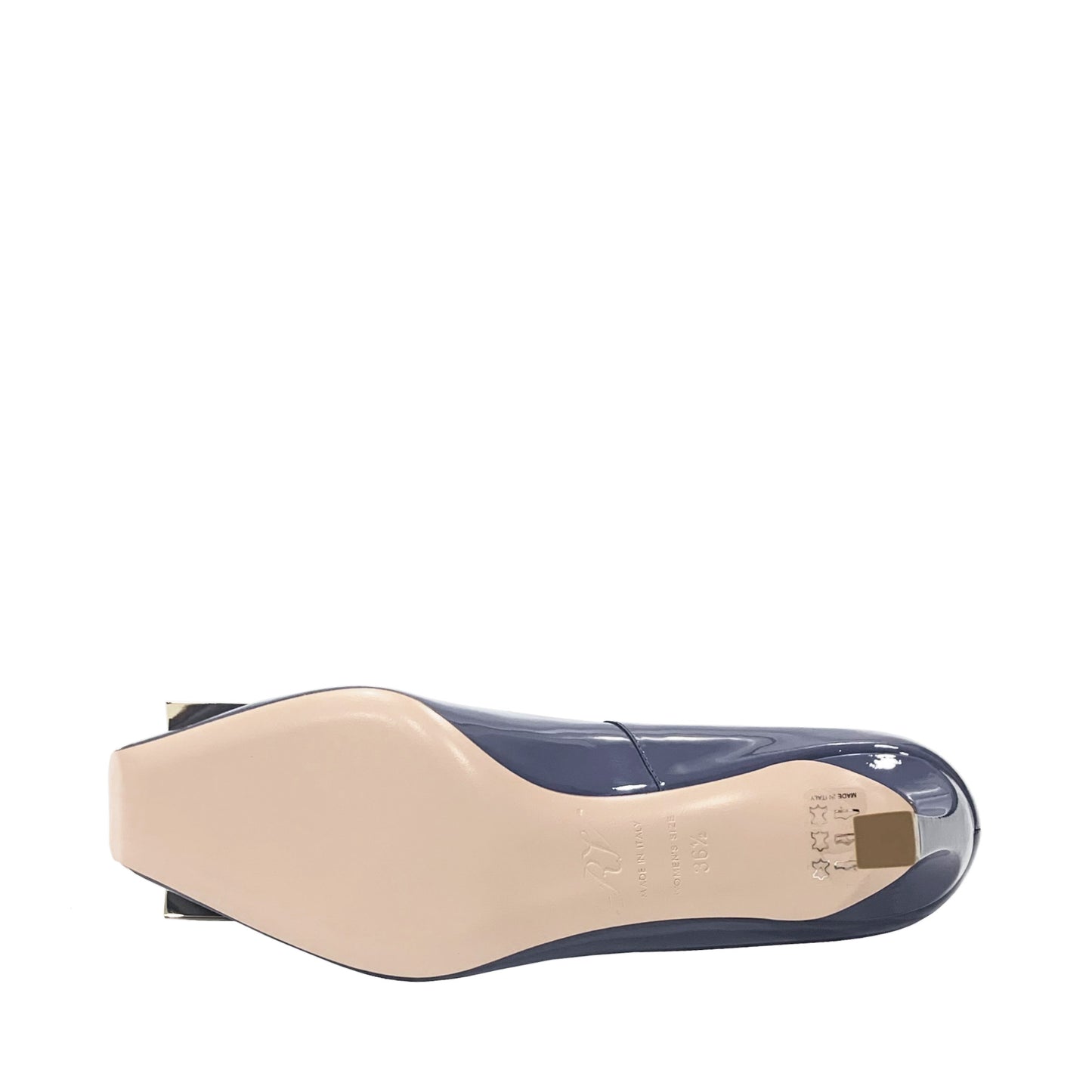 Roger Vivier Trompette Pumps In Patent Leather