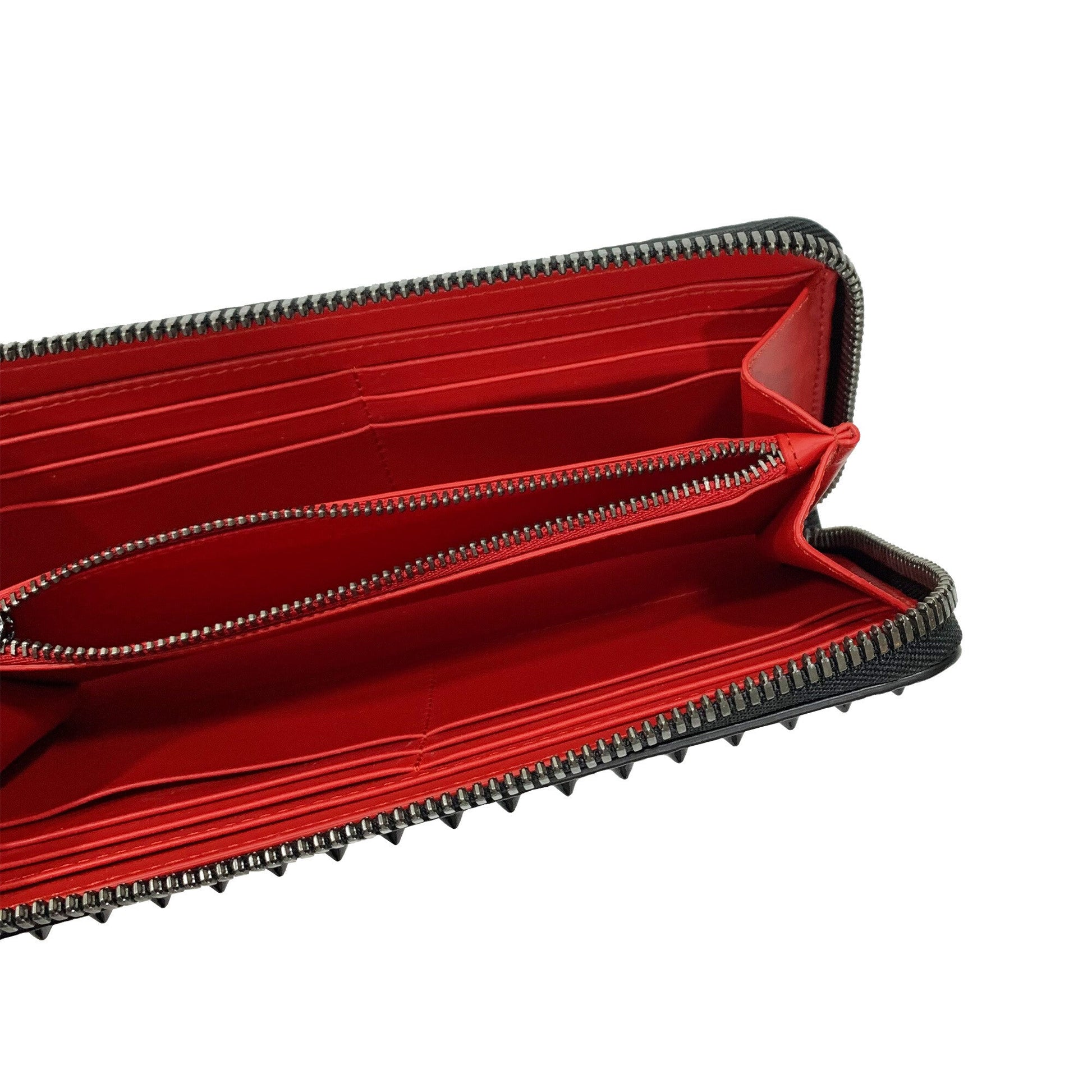 Christian Louboutin Round Zip Wallet | Designer code: 1165044 | Luxury Fashion Eshop | Lamode.com.hk