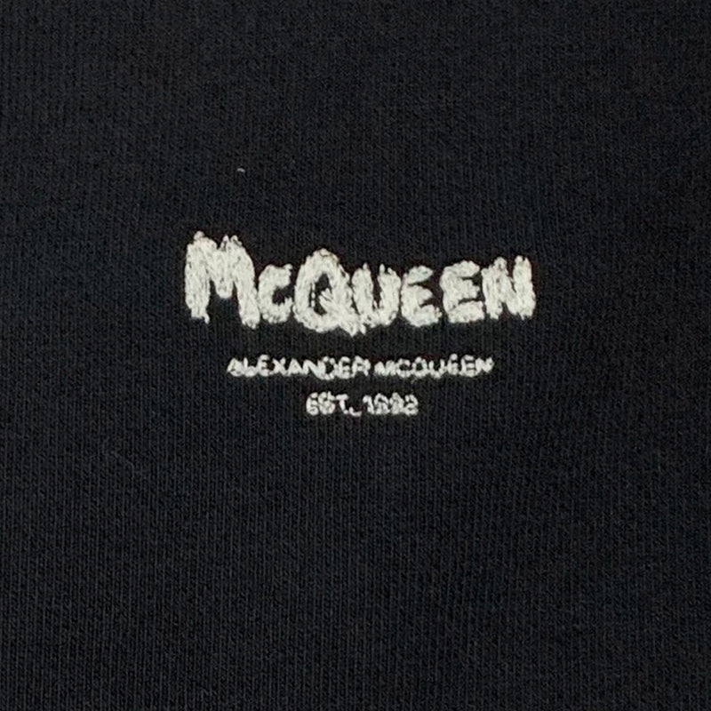 Alexander McQueen Embroidered Graffiti Logo Shorts | Designer code: 705001QTX45 | Luxury Fashion Eshop | Lamode.com.hk