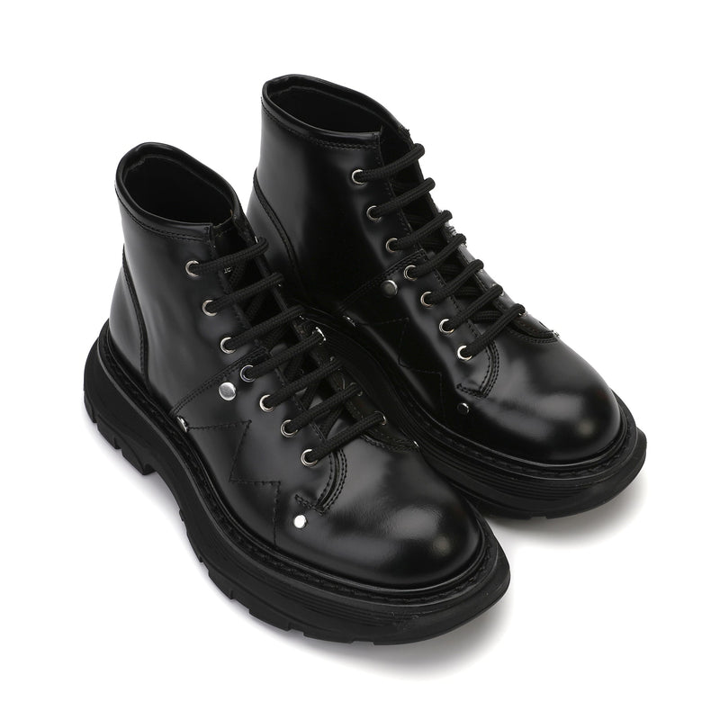 Alexander McQueen Tread Lace Up Leather Boots In Black With Black Stitch | Designer code: 595469WHZ81 | Luxury Fashion Eshop | Lamode.com.hk