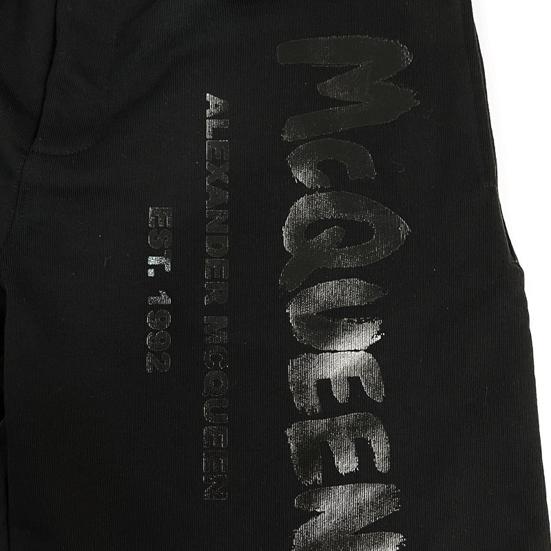 Alexander McQueen Graffiti Logo Printed Shorts | Designer code: 688717QSZ81 | Luxury Fashion Eshop | Lamode.com.hk