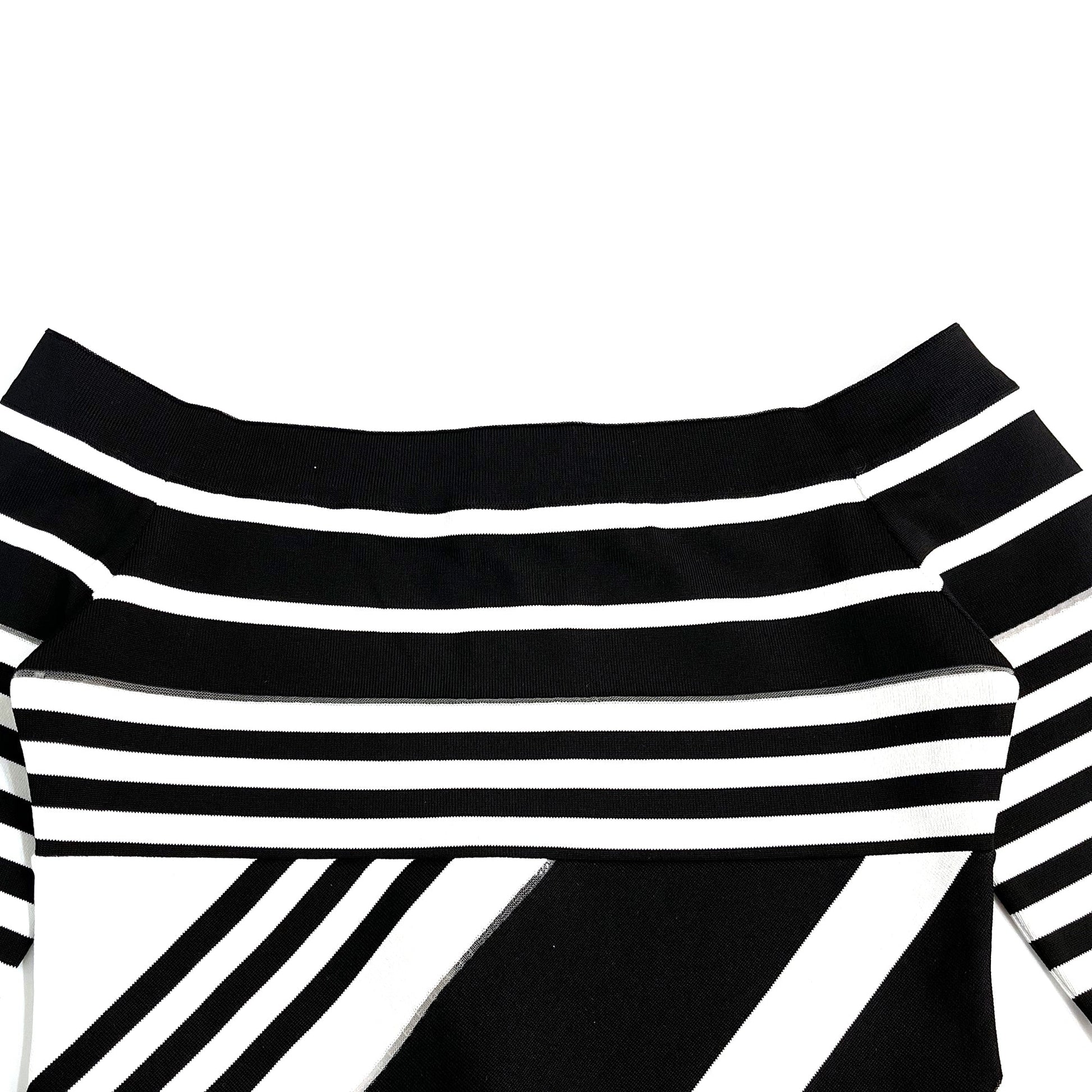 Balmain Black & White Stripe Dress | Designer code: XF0R8399KC04 | Luxury Fashion Eshop | Lamode.com.hk