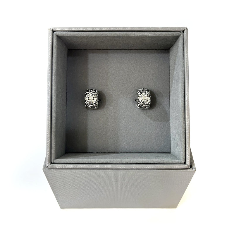 Balenciaga Textured Earrings | Designer code: 679595TZ99S | Luxury Fashion Eshop | Lamode.com.hk