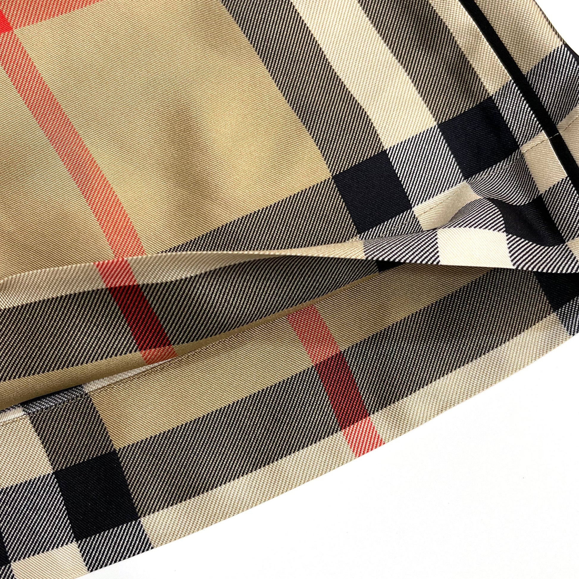 Burberry Check Shorts | Designer code: 8052748 | Luxury Fashion Eshop | Lamode.com.hk