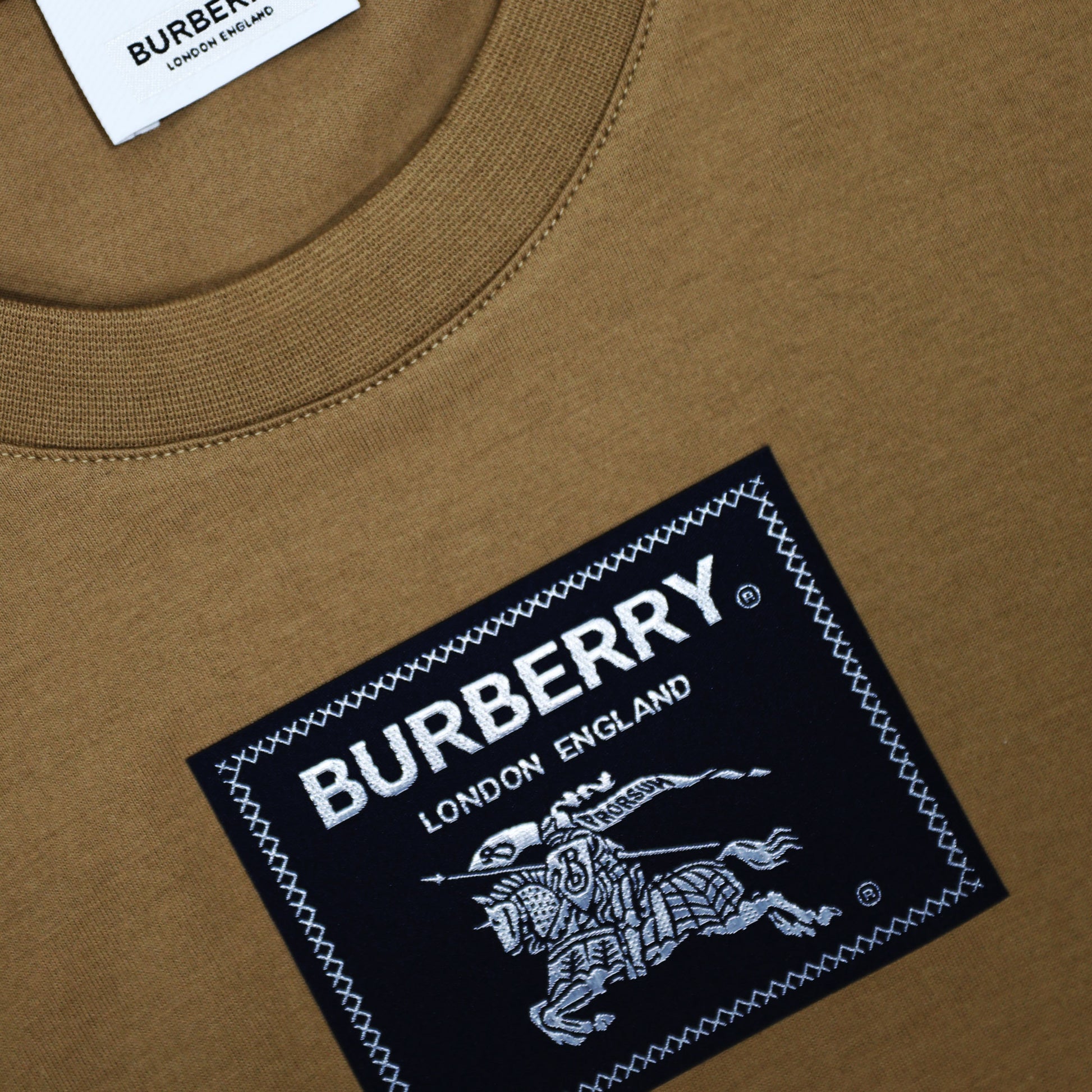 Burberry Logo Patch T-shirt | Designer code: 8065777 | Luxury Fashion Eshop | Lamode.com.hk