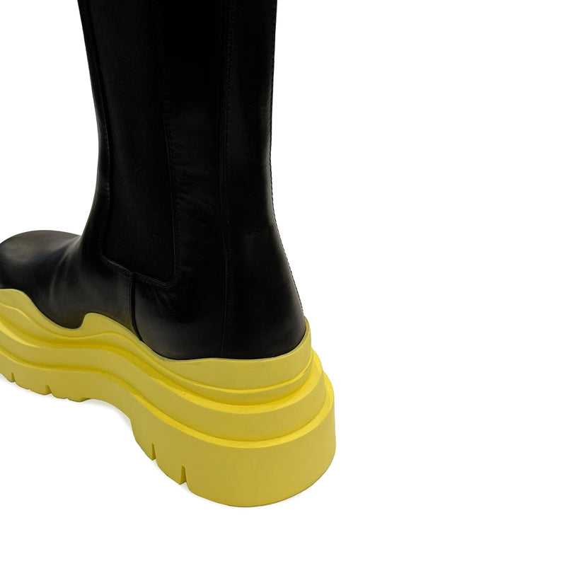 Bottega Veneta Black Leather Tire Boots | Designer code: 630297VBS50 | Luxury Fashion Eshop | Lamode.com.hk