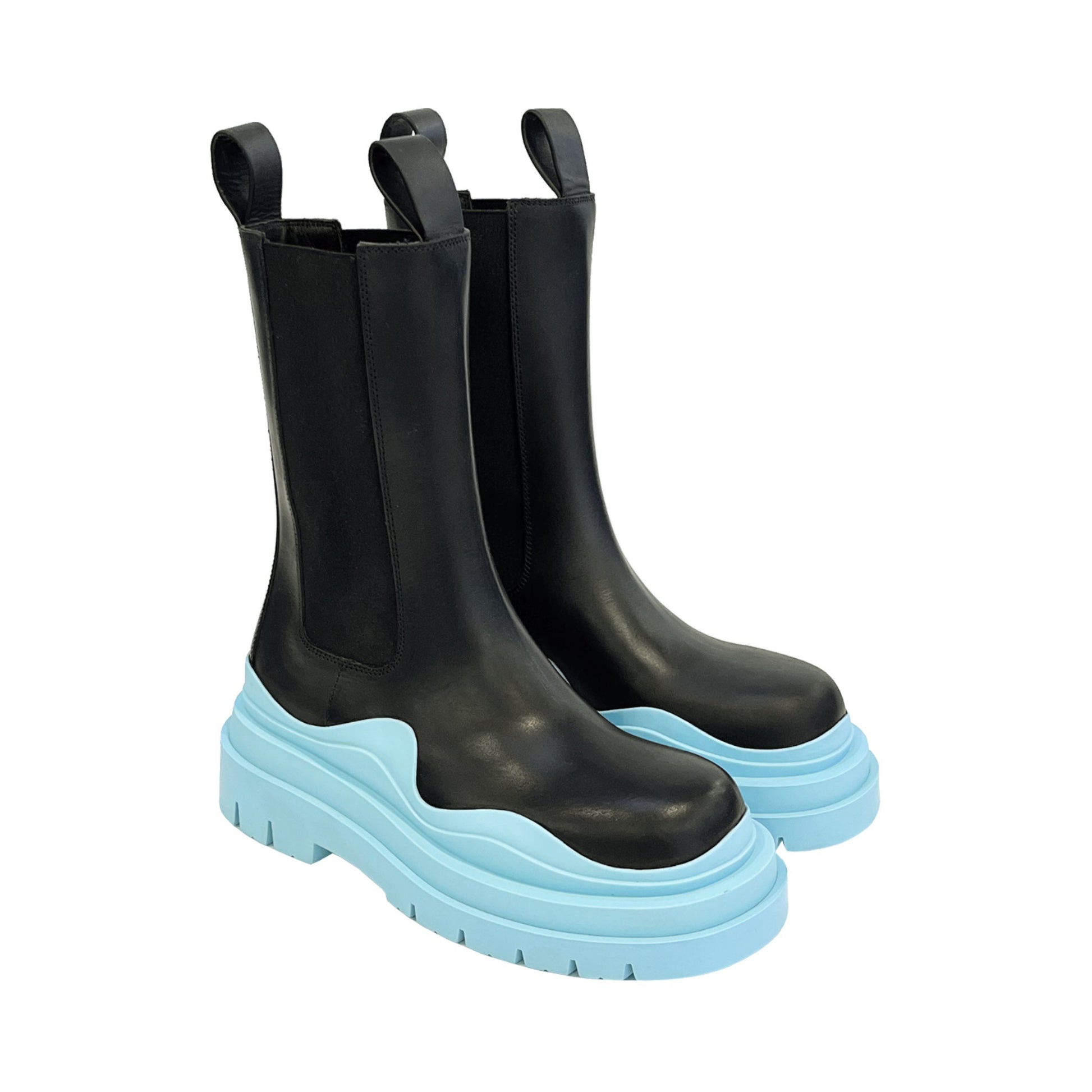 Bottega Veneta Black Leather Tire Boots | Designer code: 630297VBS50 | Luxury Fashion Eshop | Lamode.com.hk