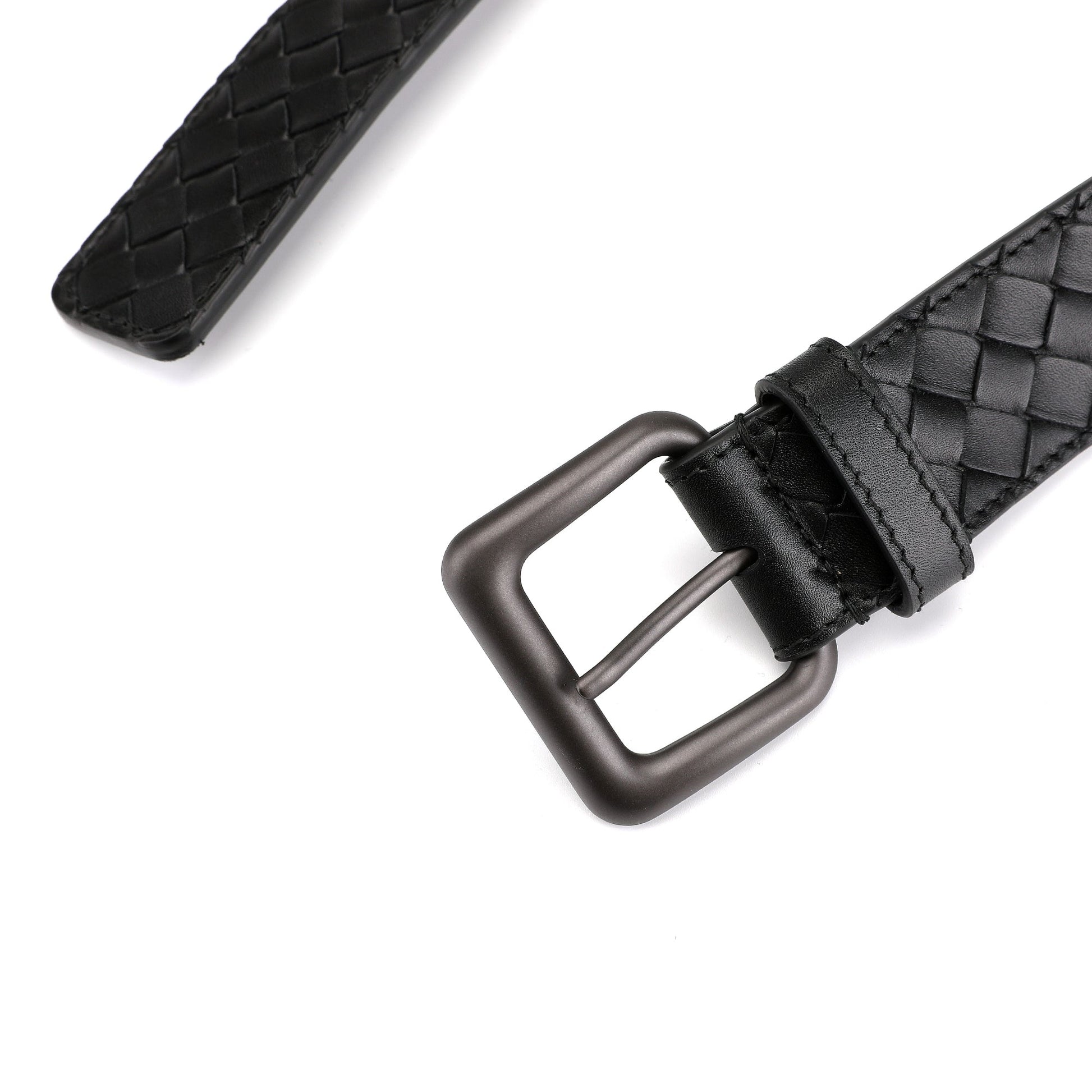 Bottega Veneta Signature Intrecciato Leather Belt | Designer code: 271932V4650 | Luxury Fashion Eshop | Lamode.com.hk