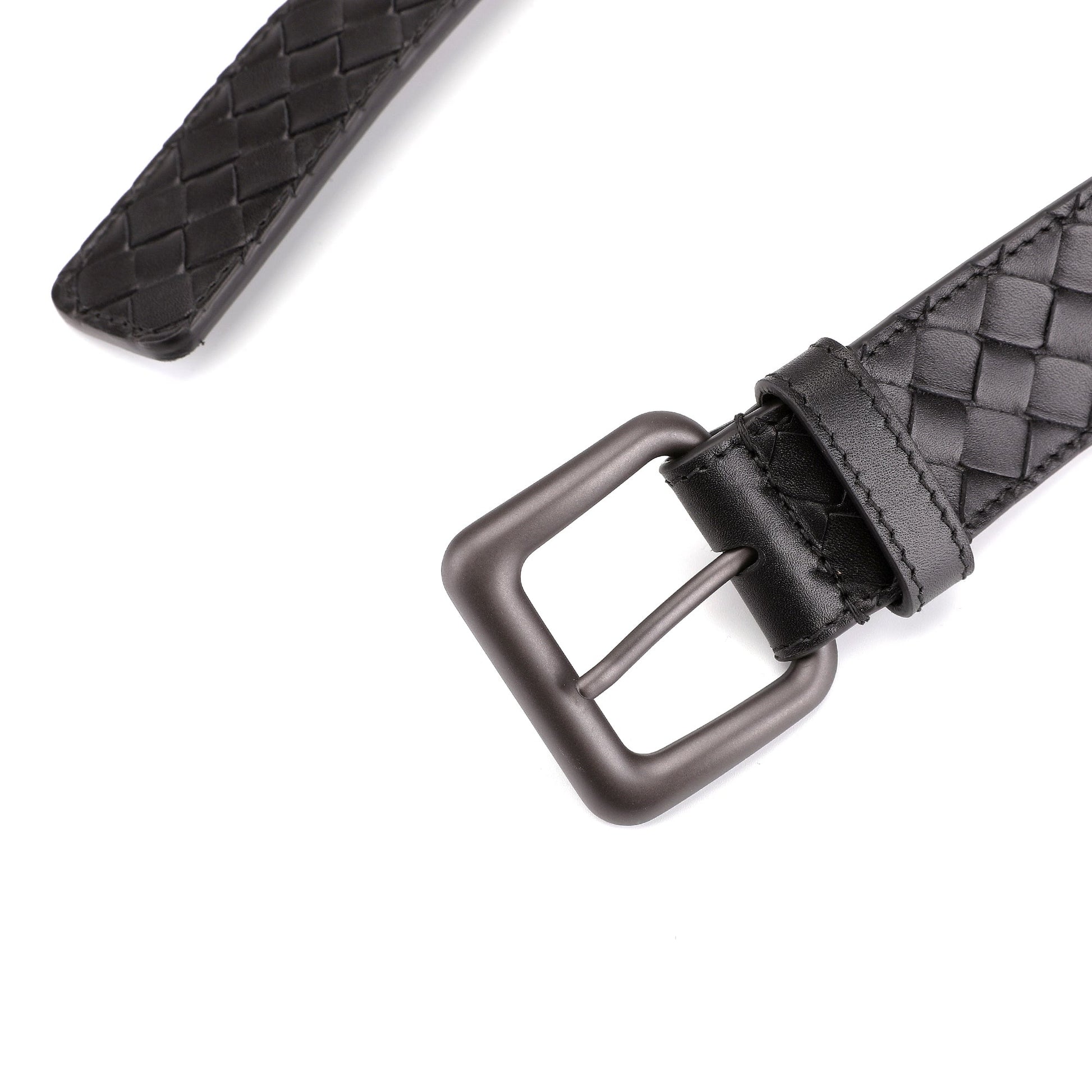 Bottega Veneta Signature Intrecciato Leather Belt | Designer code: 271932V4650 | Luxury Fashion Eshop | Lamode.com.hk
