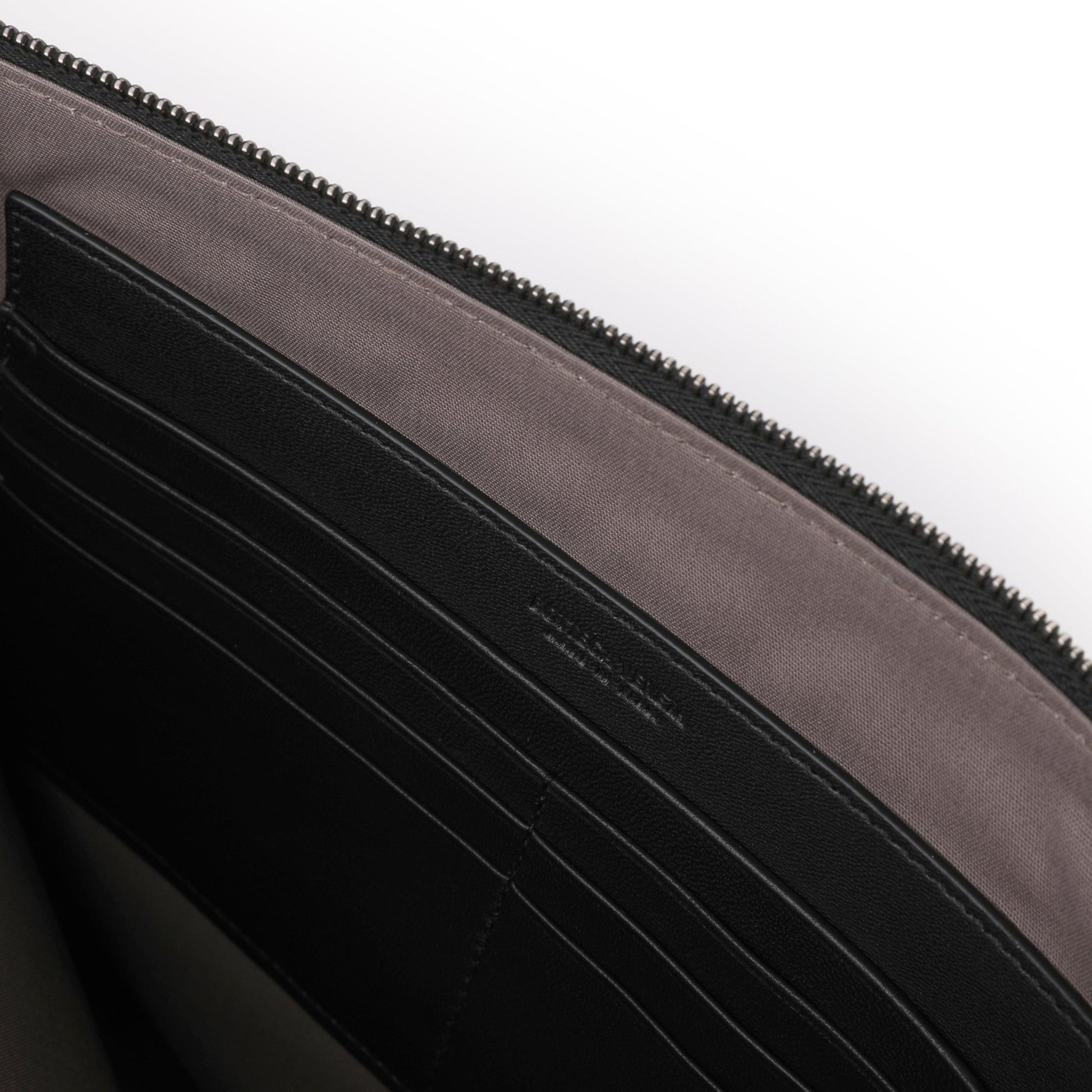 Bottega Veneta Intrecciato Weave Large Pouch | Designer code: 522430V001N | Luxury Fashion Eshop | Lamode.com.hk