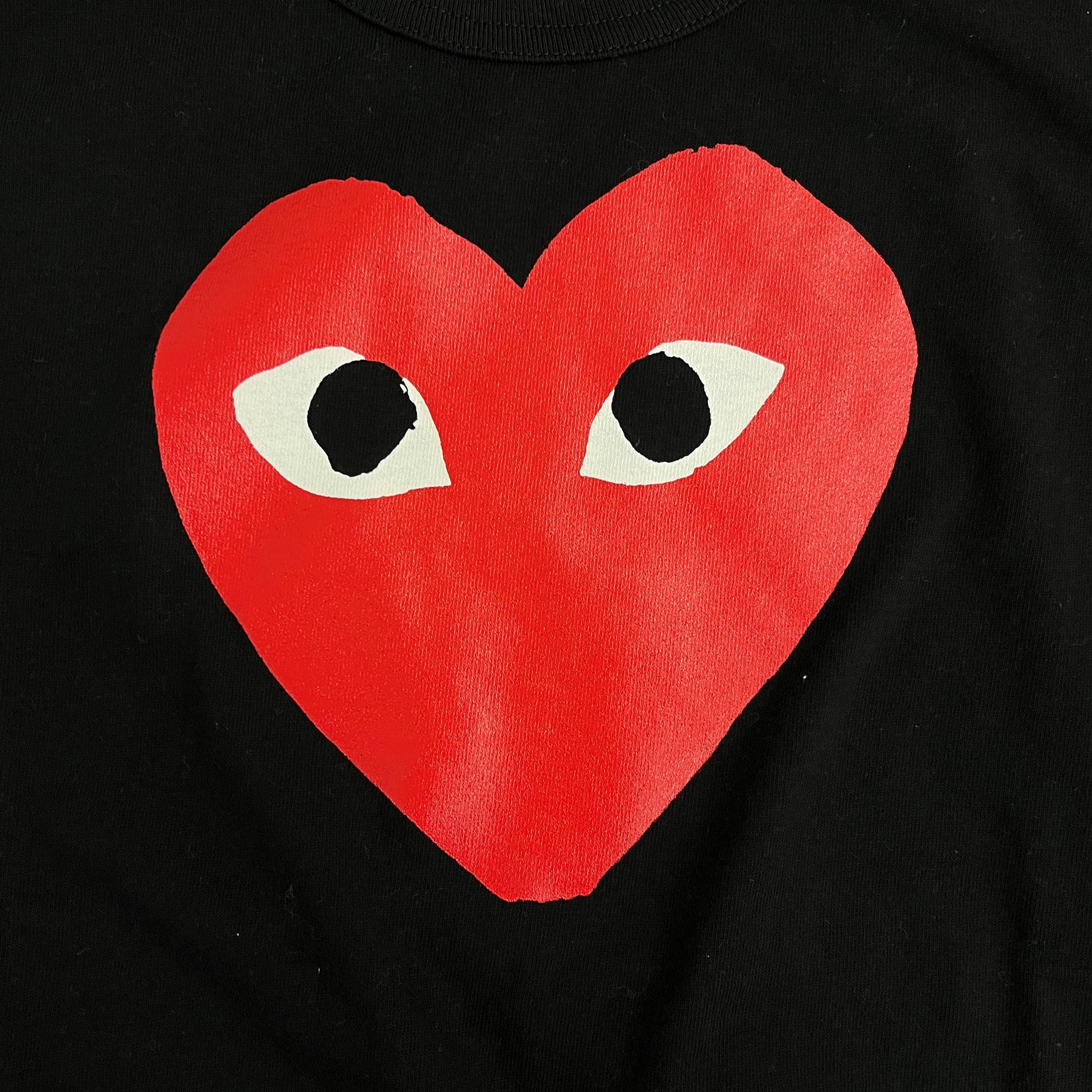 Comme Des Garcons Play Heart Print T-shirt | Designer code: P1T111 | Luxury Fashion Eshop | Lamode.com.hk