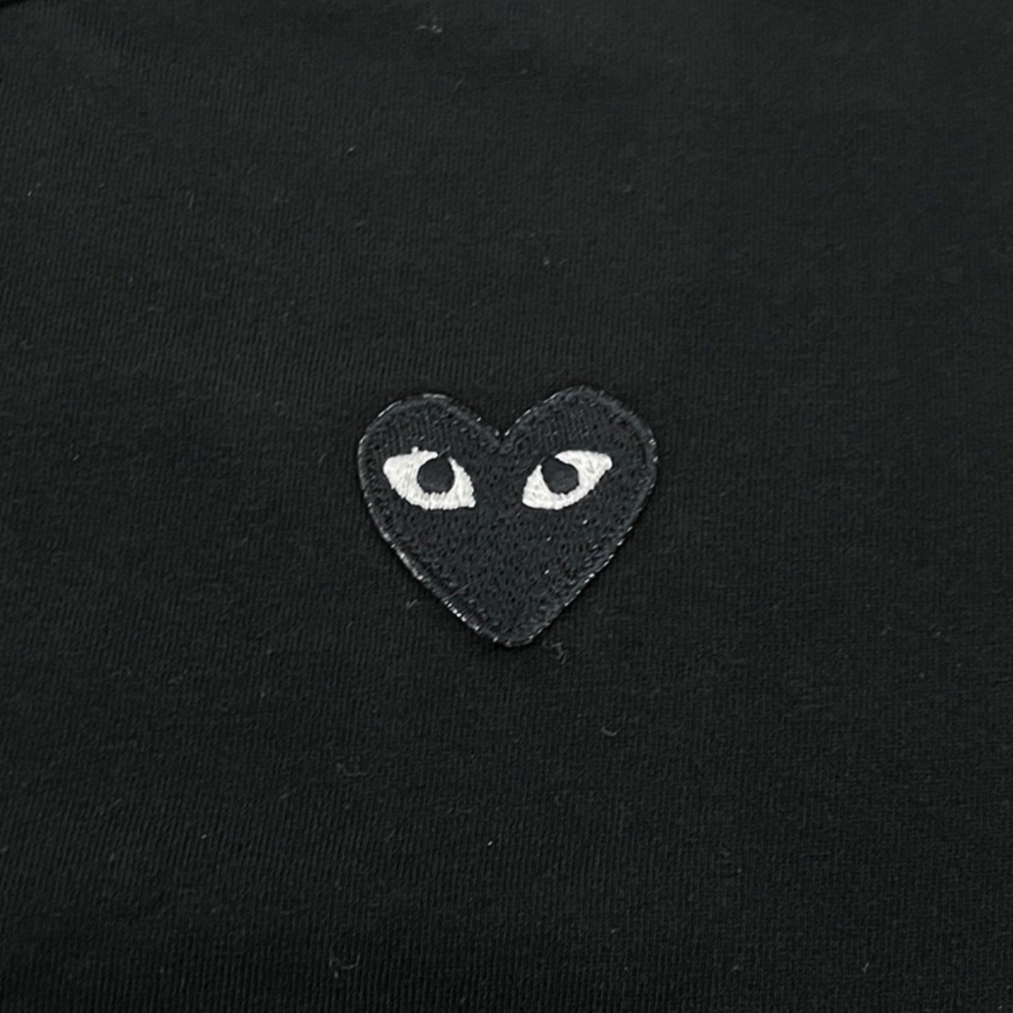 Comme Des Garcons Play Heart Patch T-shirt | Designer code: P1T064 | Luxury Fashion Eshop | Lamode.com.hk