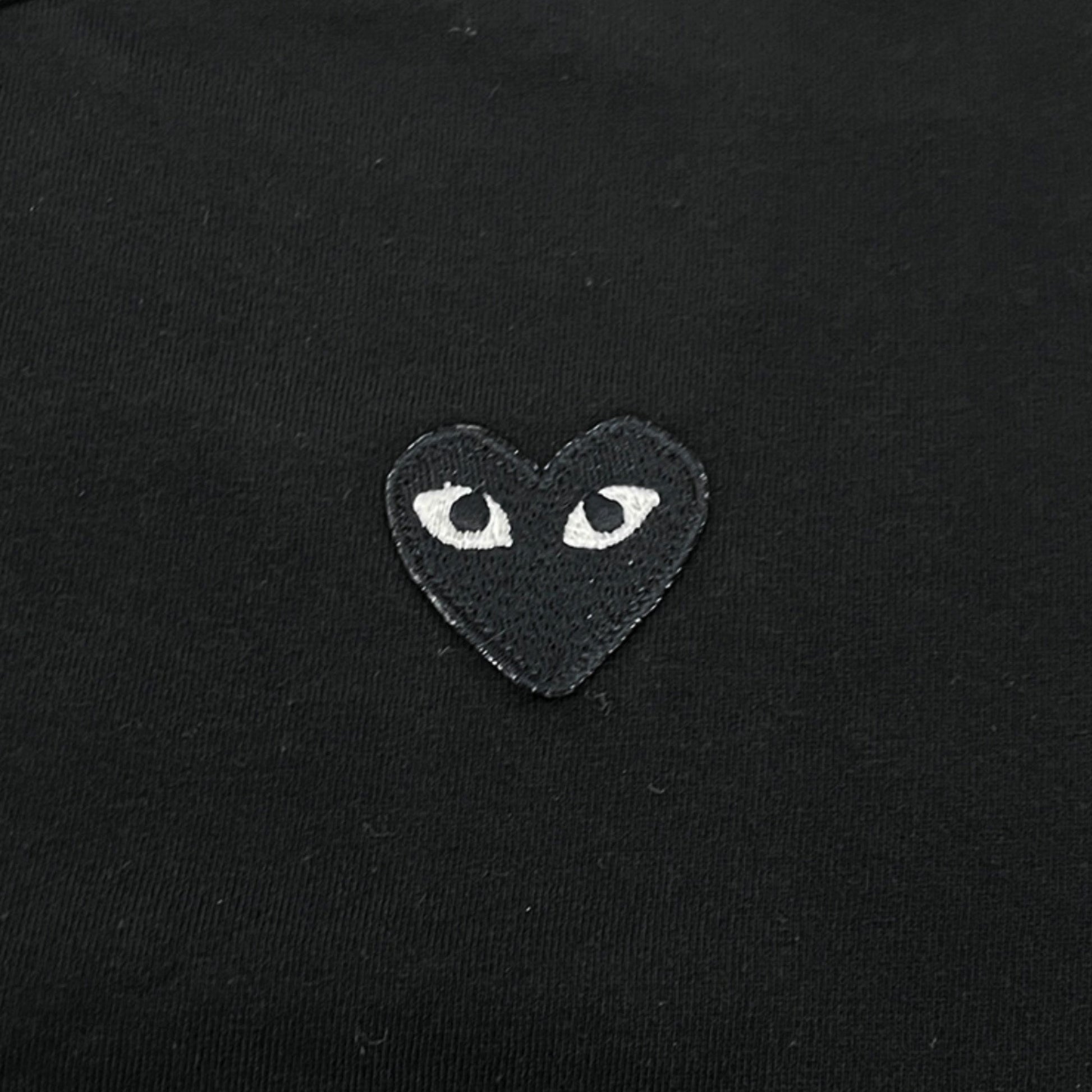 Comme Des Garcons Play Heart Patch T-shirt | Designer code: P1T064 | Luxury Fashion Eshop | Lamode.com.hk