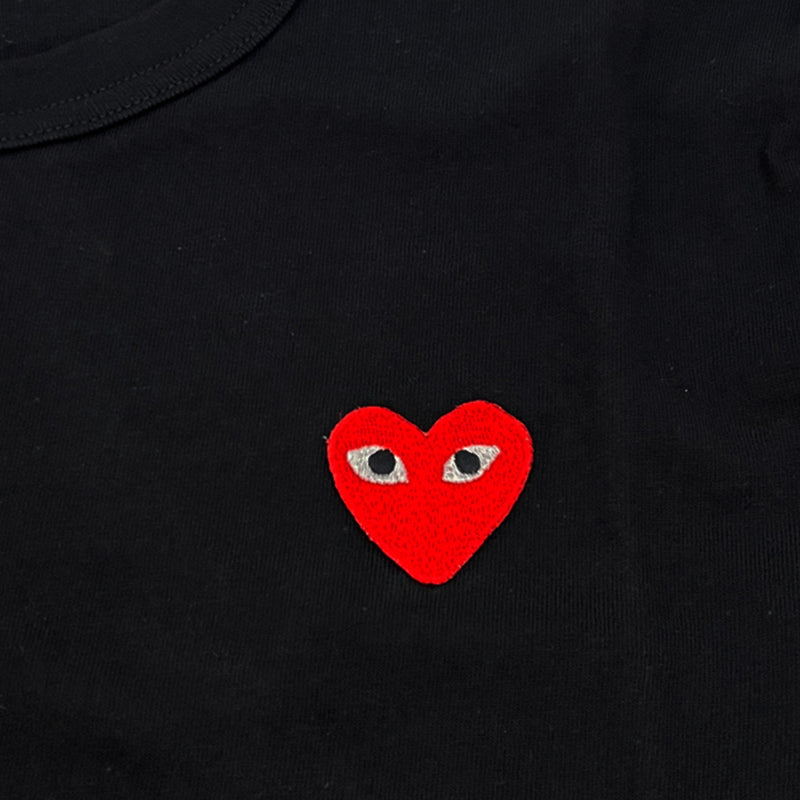 Comme Des Garcons Play Embroidered Heart T-shirt | Designer code: P1T118 | Luxury Fashion Eshop | Lamode.com.hk