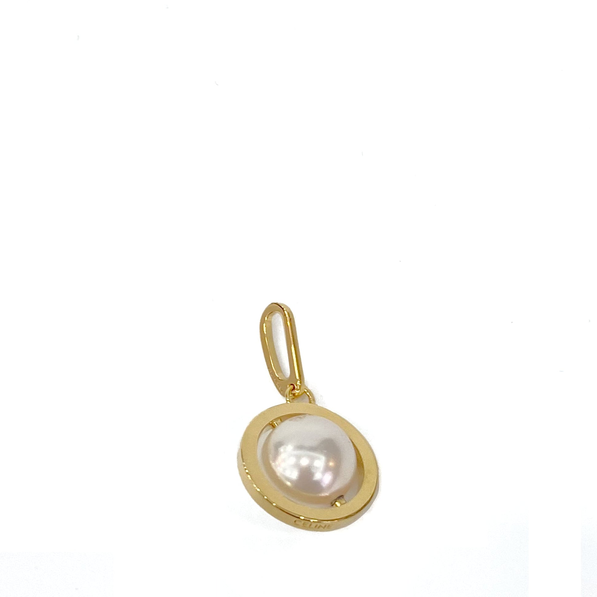 Celine Separables Swivel Pearl Pendant In Brass With Gold Finish And Glass Pearl | Designer code: 46Z116BPE | Luxury Fashion Eshop | Lamode.com.hk