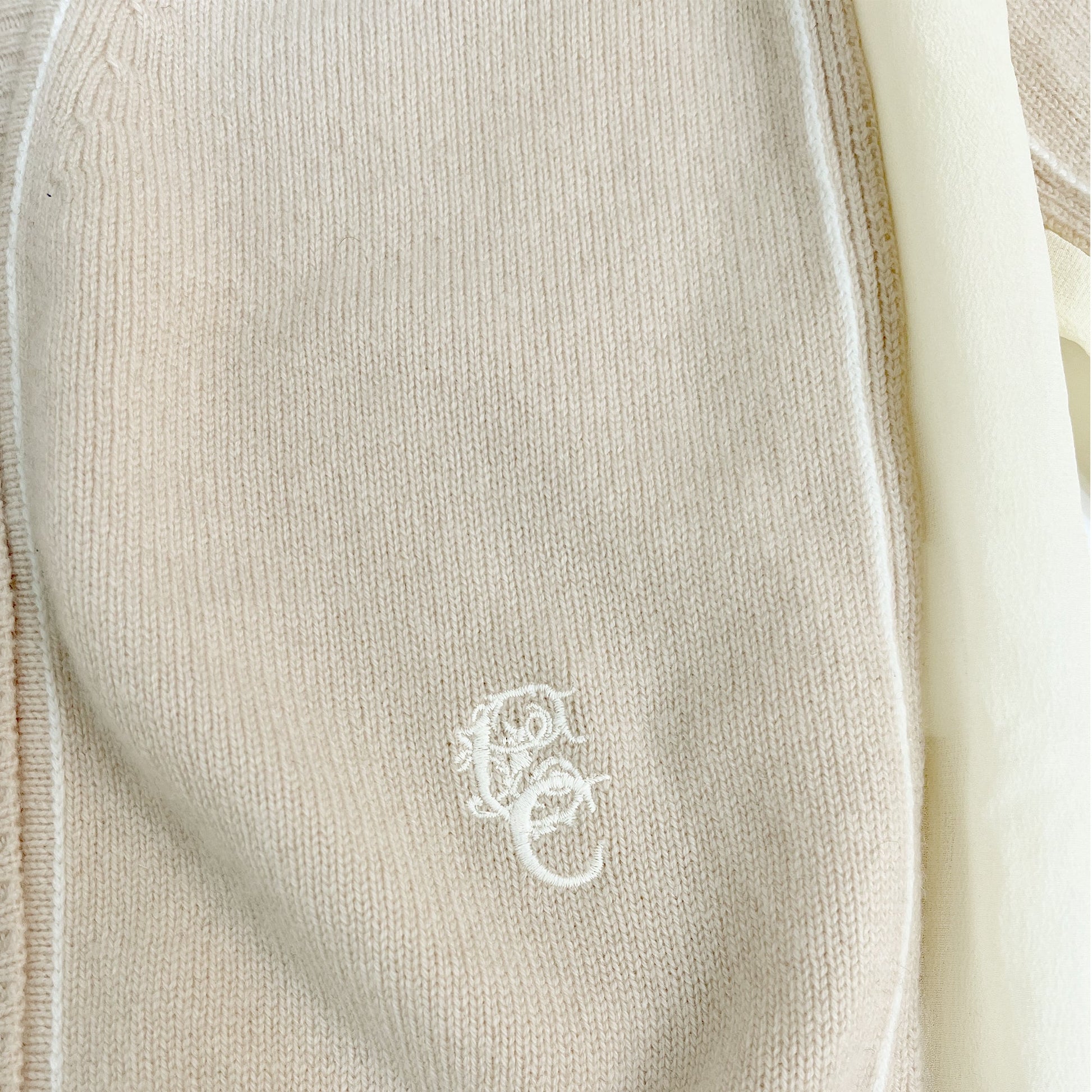 Chloe Knitted V Neck Cardigan | Designer code: CHC21AMC10685 | Luxury Fashion Eshop | Lamode.com.hk