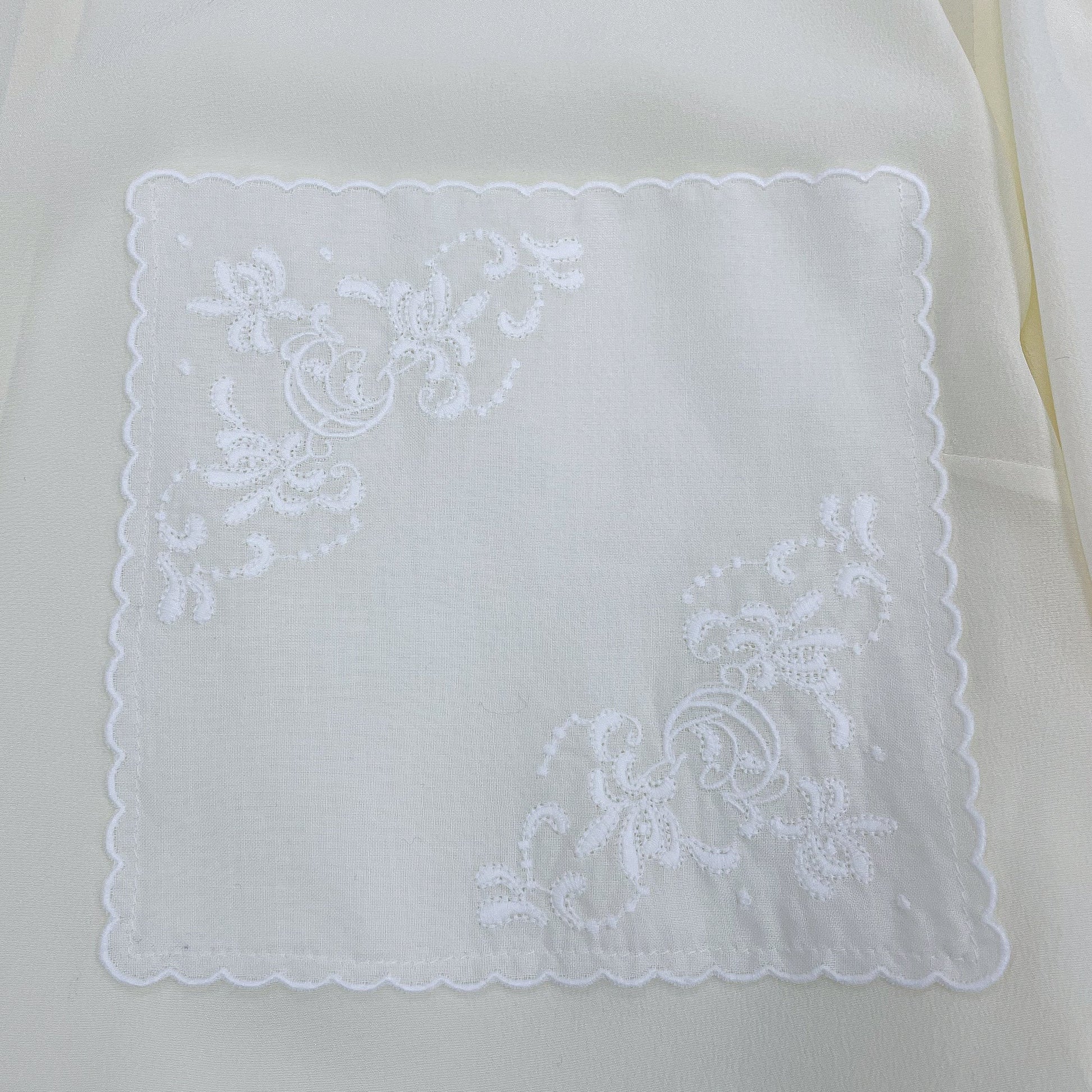 Chloe Pocket Embroidered Round Neck Top | Designer code: CHC22SHT23004 | Luxury Fashion Eshop | Lamode.com.hk