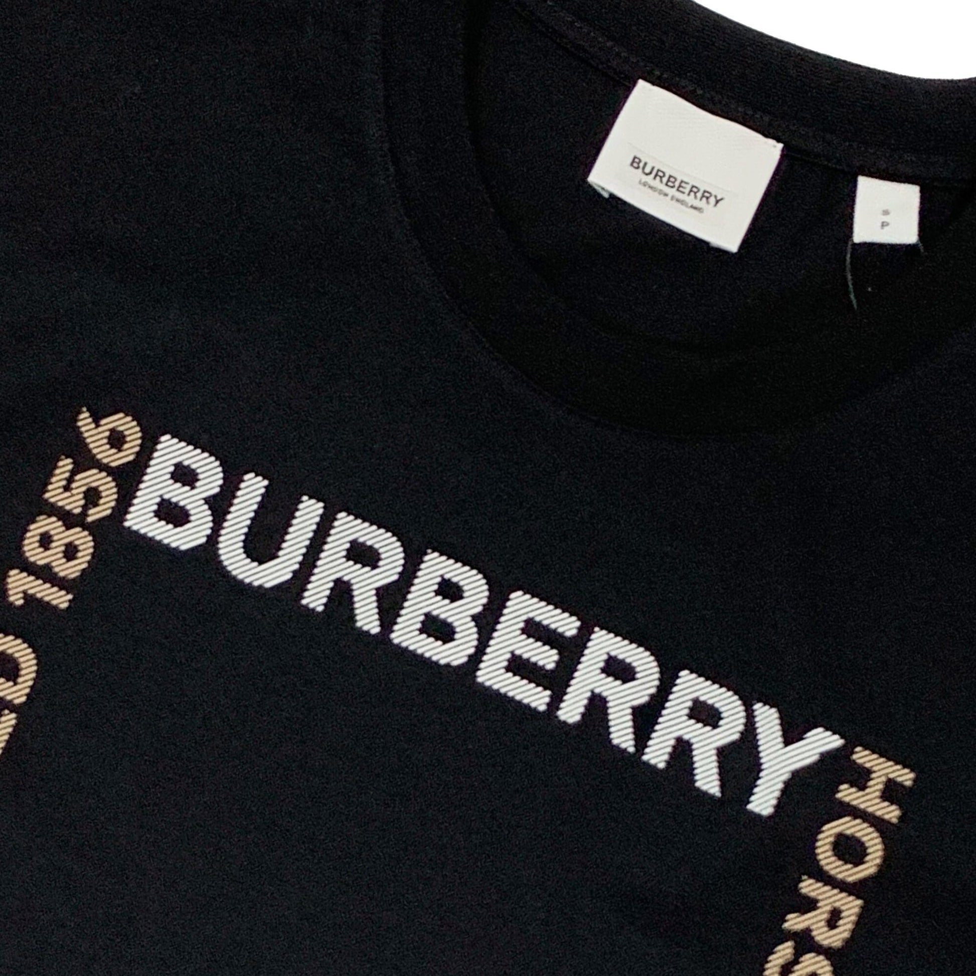 Burberry Horseferry Print T-shirt | Designer code: 8056048 | Luxury Fashion Eshop | Lamode.com.hk