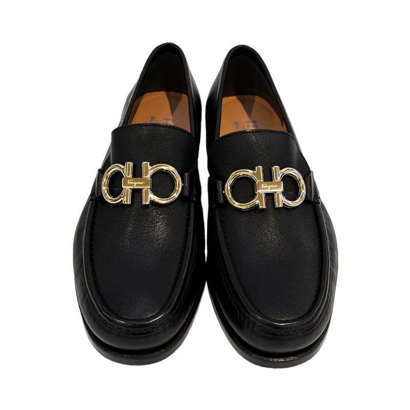 Salvatore Ferragamo Moccasin With Gancini Ornament | Designer code: 712557 | Luxury Fashion Eshop | Lamode.com.hk