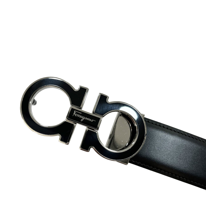 Salvatore Ferragamo Tonal Gancini Buckle Belt | Designer code: 671502 | Luxury Fashion Eshop | Lamode.com.hk