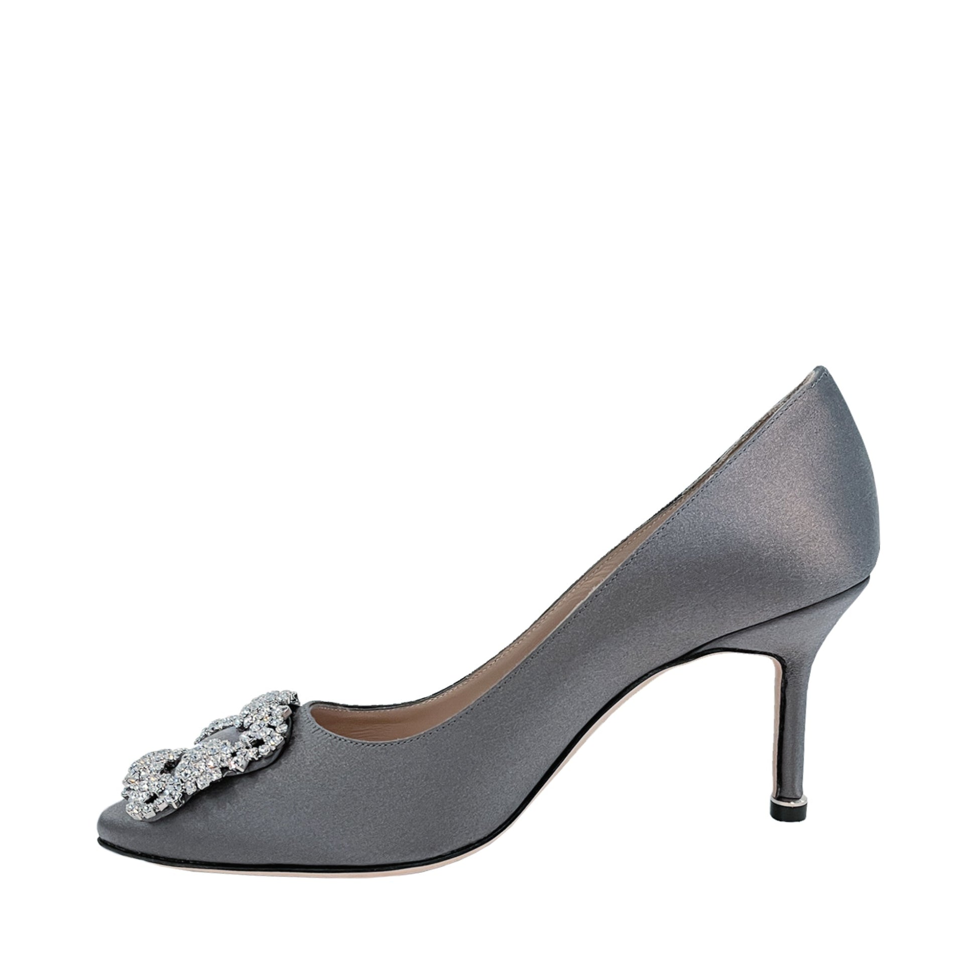Manolo Blahnik Satin Jewel Buckle Pumps | Designer code: 9XX0316 | Luxury Fashion Eshop | Lamode.com.hk