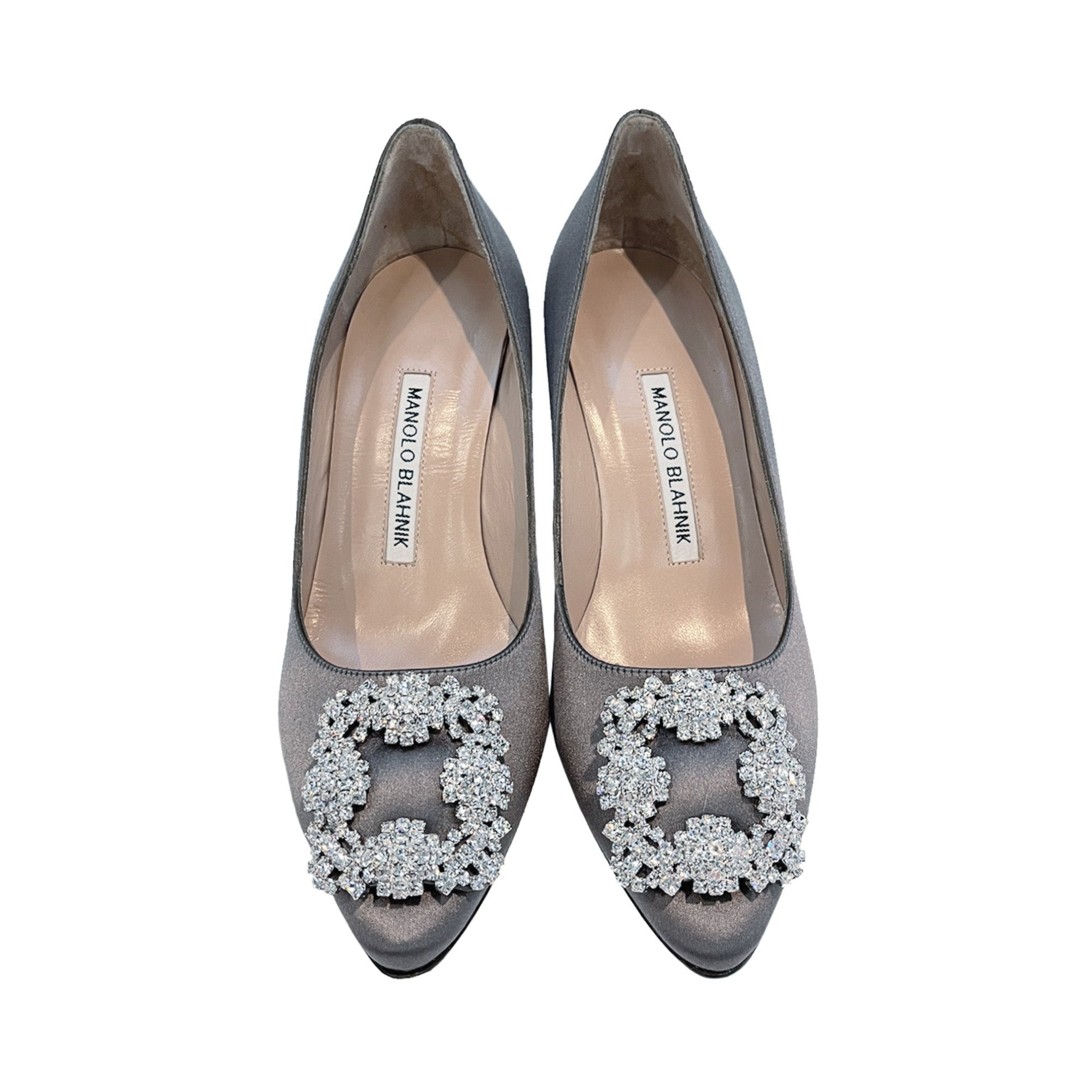 Manolo Blahnik Satin Jewel Buckle Pumps | Designer code: 9XX0316 | Luxury Fashion Eshop | Lamode.com.hk