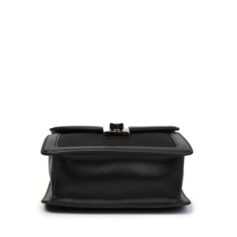 Prada Flap Lock Details Shoulder Bag | Designer code: 1BD254VUOH2DLM | Luxury Fashion Eshop | Lamode.com.hk