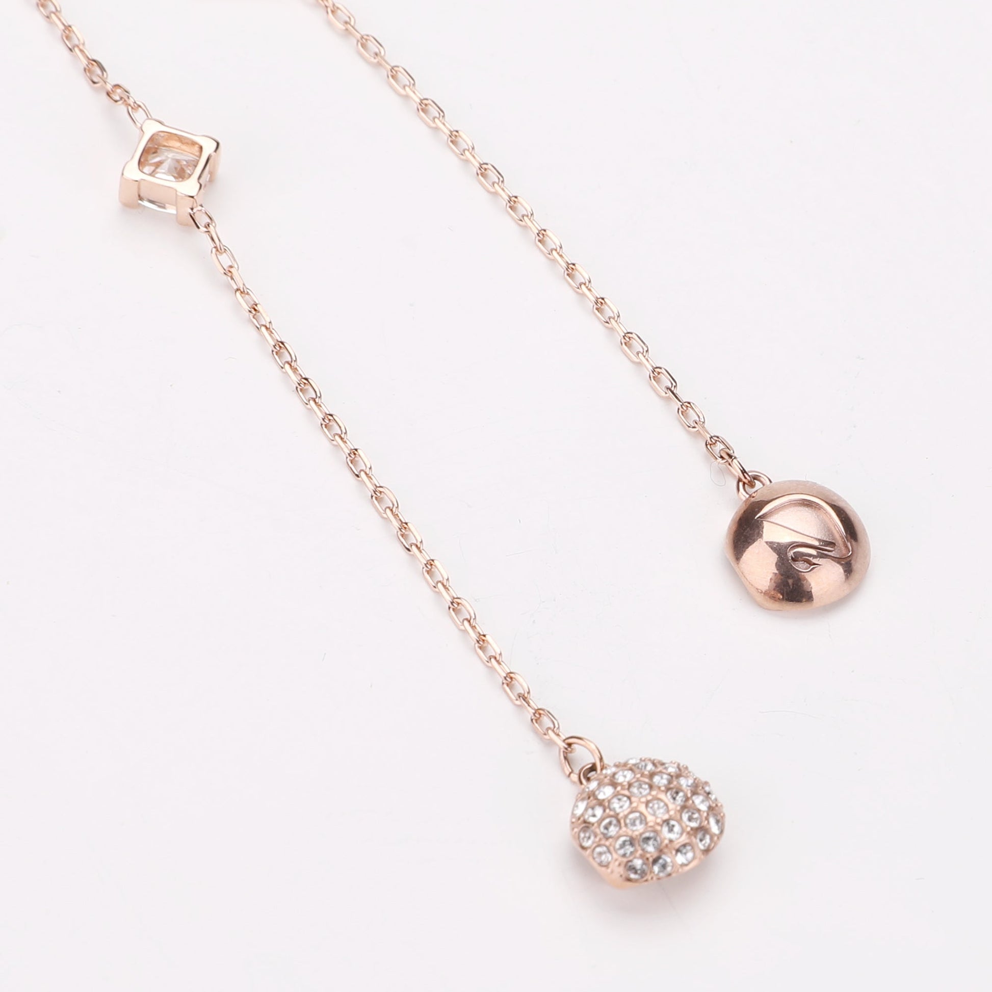 Swarovski Dazzling Swan Bracelet | Designer code: 5472271 | Luxury Fashion Eshop | Lamode.com.hk
