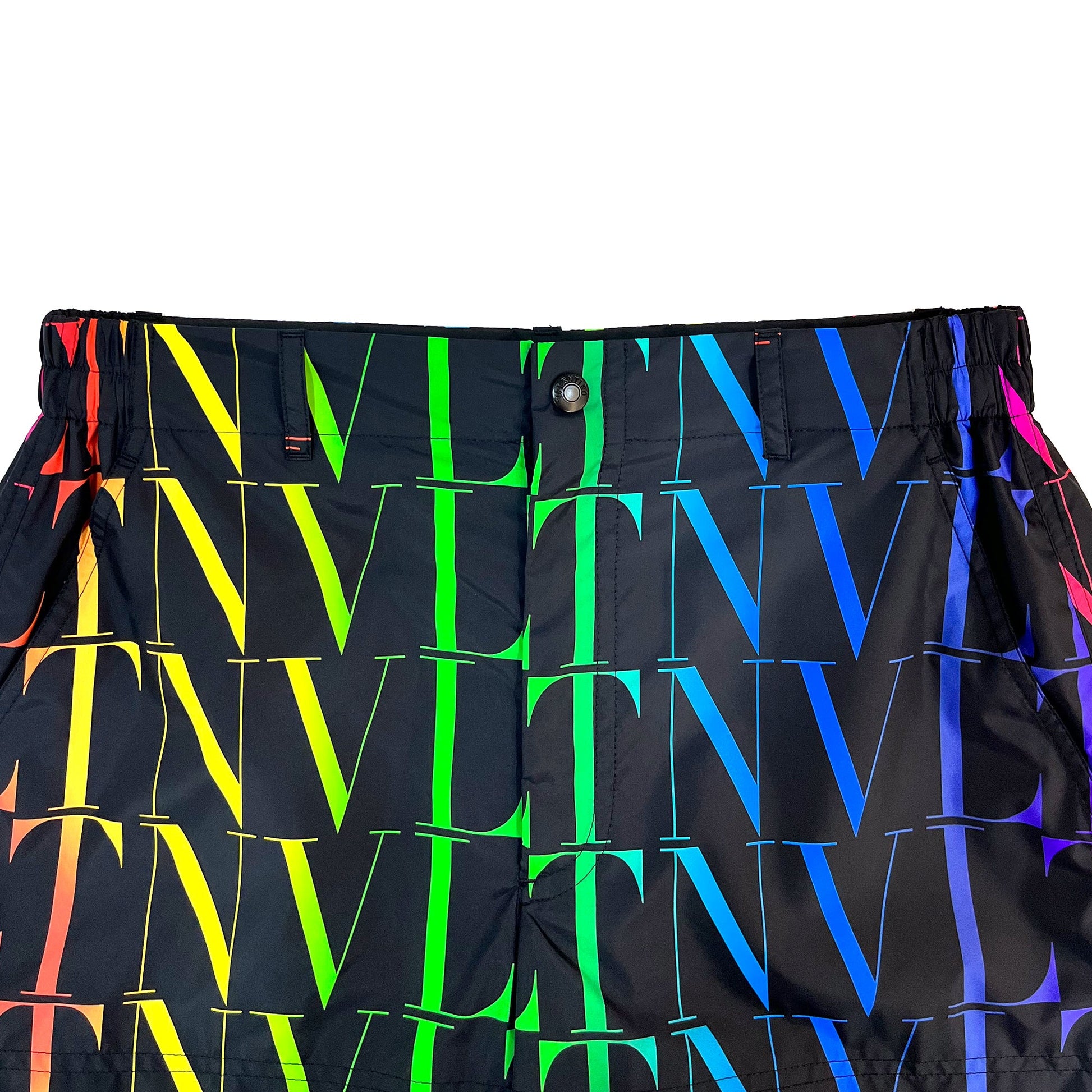 Valentino VLTN All Over Logo Shorts | Designer code: VV3RDB056G0 | Luxury Fashion Eshop | Lamode.com.hk