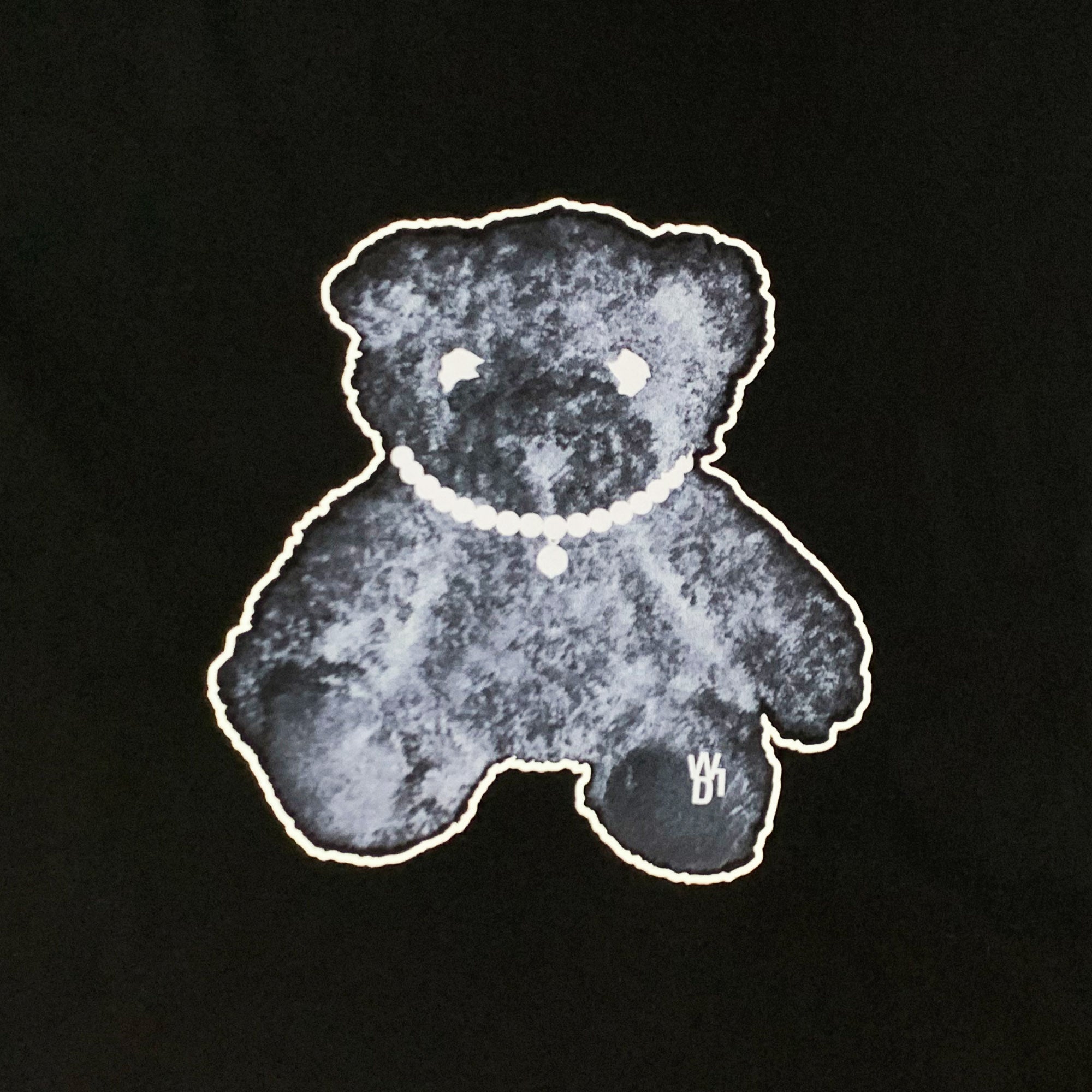 【関税込み】We11done ブラック Teddy Bear プリントTシャツ We11done Pearl Necklace Teddy Cotton T-shirt | Black | FARFETCH