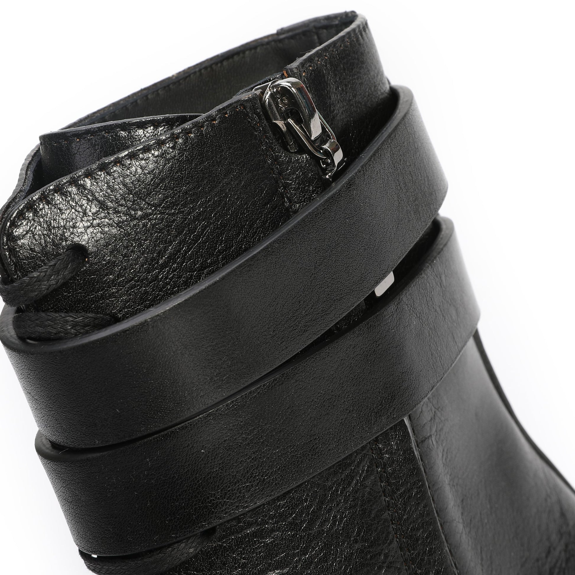 Saint Laurent Kangaroo Embossed Leather Boots | Designer code: 63241700 | Luxury Fashion Eshop | Lamode.com.hk